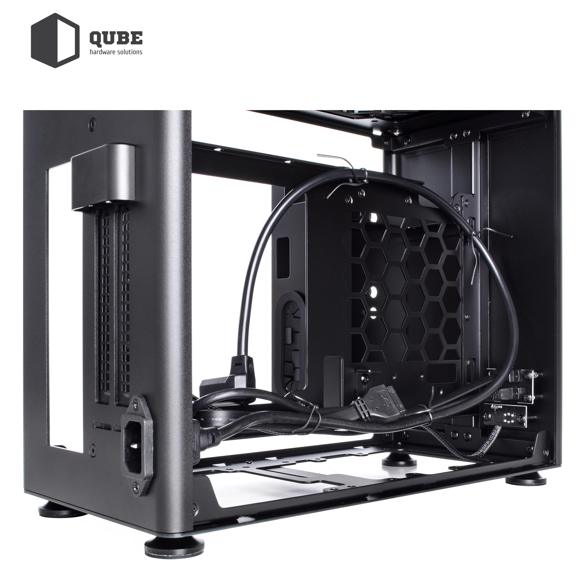 Obudowa QUBE A4 Black (QBA4I_WBNU3) cena - zdjęcie 9